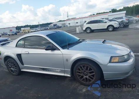 2003 Ford Mustang z USA, uszkodzony, nr VIN 1FAFP404X3F432389